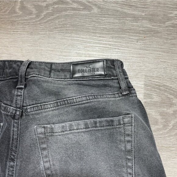 Hollister Two Tone High Rise Curvy Mom Jeans Size 3 - Picture 3 of 6